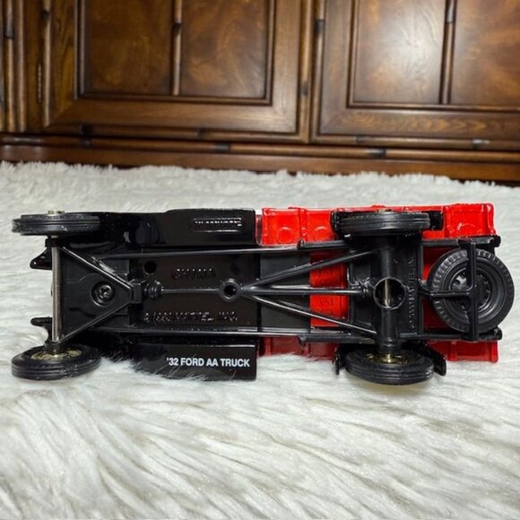 Vintage Coca-Cola x Mattel Metal Red White 1932 Ford AA Truck Spinning Wheels - Picture 10 of 13